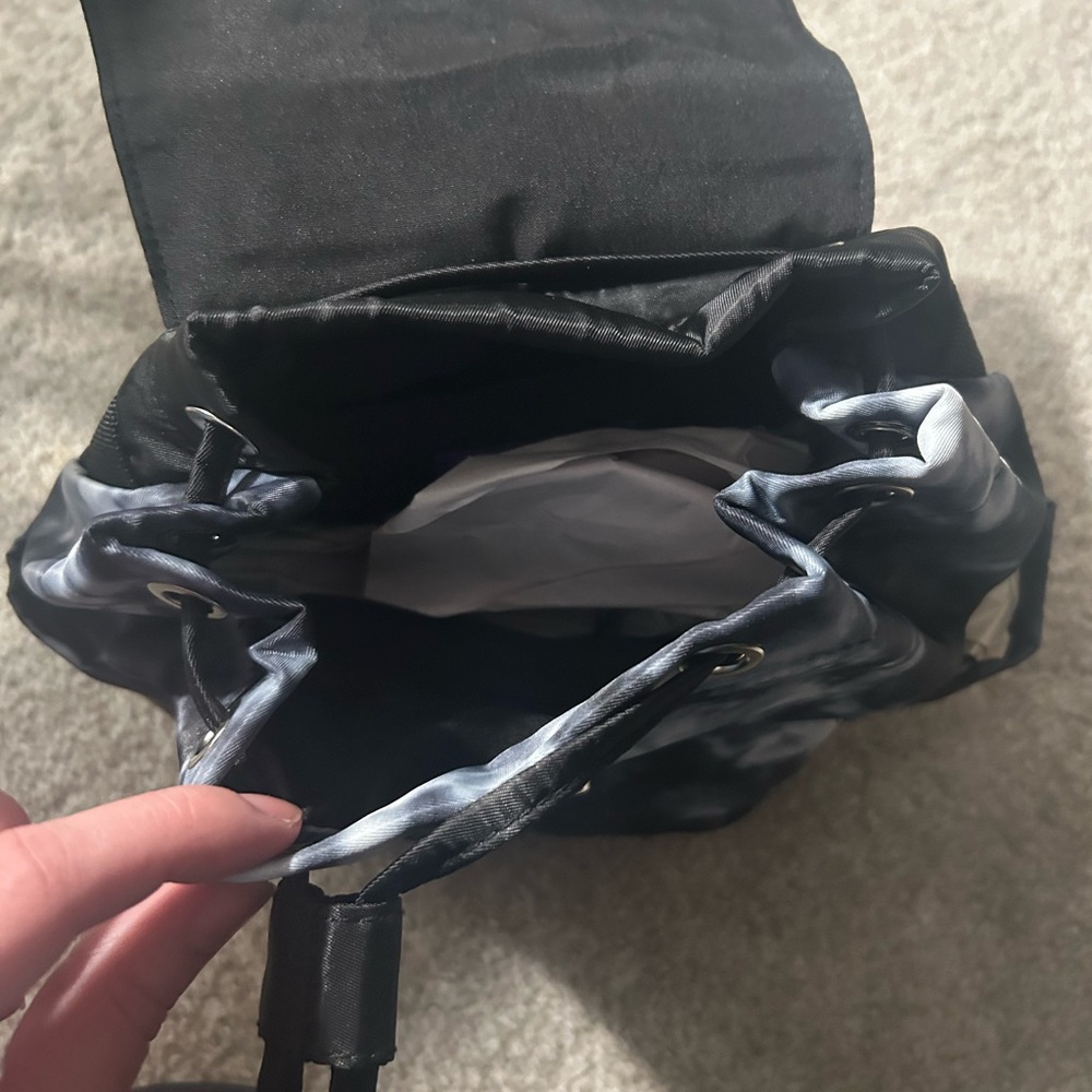 Claire’s Drawstring Backpack NWT - Picture 4 of 5